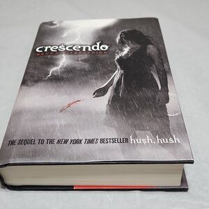 Becca Fitzpatrick, Crescendo